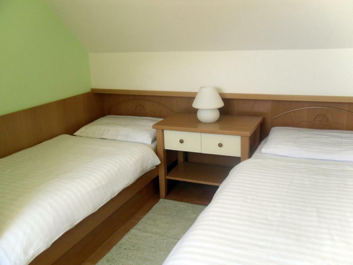 Apartmaji Hribar Pr'Ostank كامنيك المظهر الخارجي الصورة
