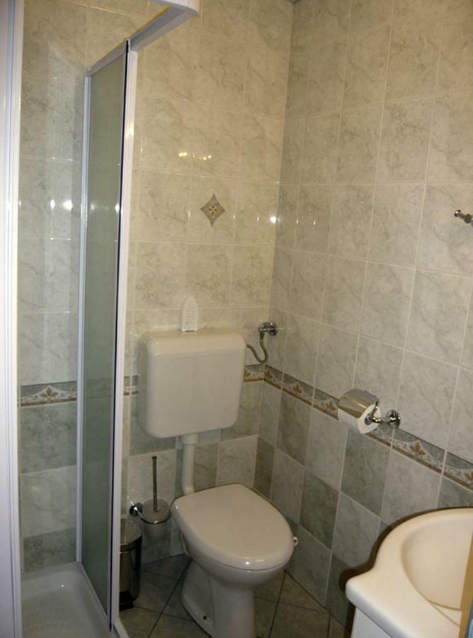 Apartmaji Hribar Pr'Ostank كامنيك المظهر الخارجي الصورة